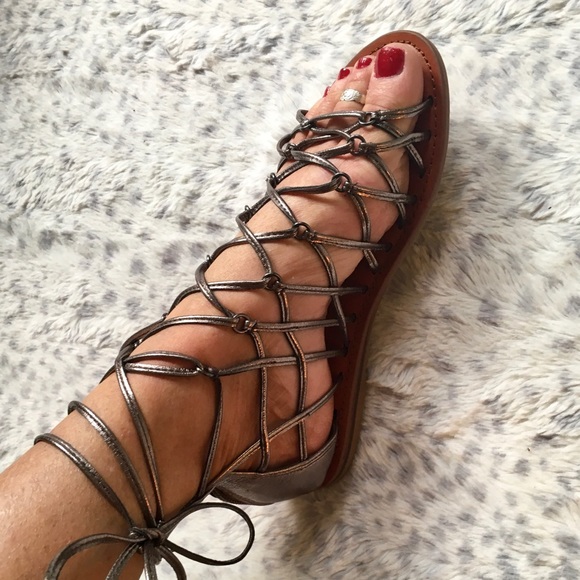 Shoes - AMERICAN EAGLE LACE ANKLE WRAP GLADIATOR SANDALS 7